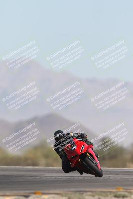 media/Oct-26-2025-Race Pace (Sun) [[c1447ca738]]/Non Verified (1st 20 Minutes of every Hour)/4-Turn 14 (1110am)/